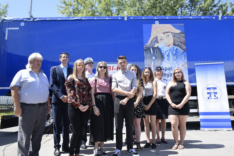 Kepekkel A Biztonsagert 2