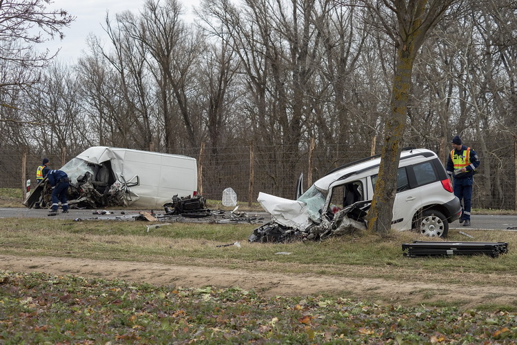 Ketten Meghaltak Egy Karambolban Dunaszentgyörgy Térségében
