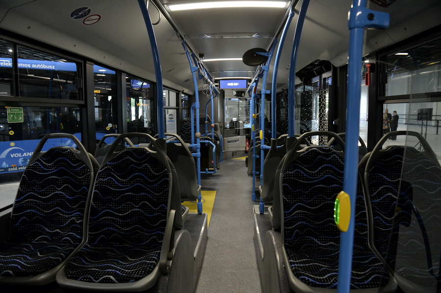 Bemutatták A Volánbusz Legújabb, Mercedes Benz Ecitaro Típus