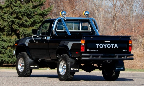 Toyota Pickup 3