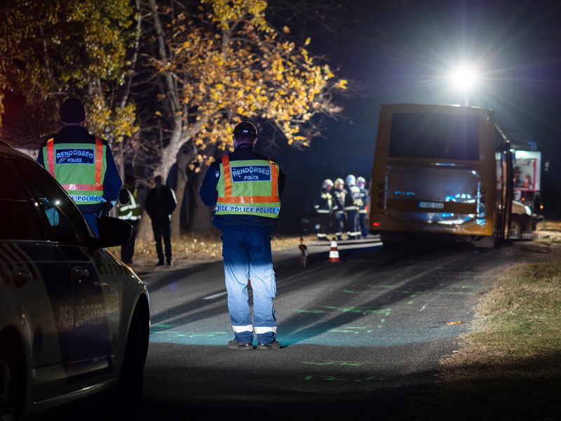 Autóbusz Gázolt El Kerékpárost Pusztamérges Közelében