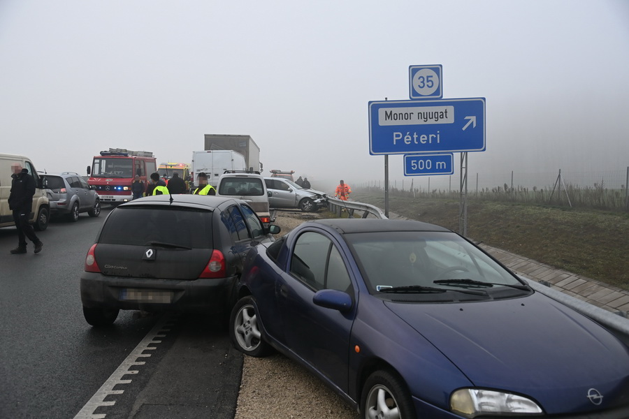 Egy Ember Meghalt Az M4 Es Autóúton Monornál Történt Balese