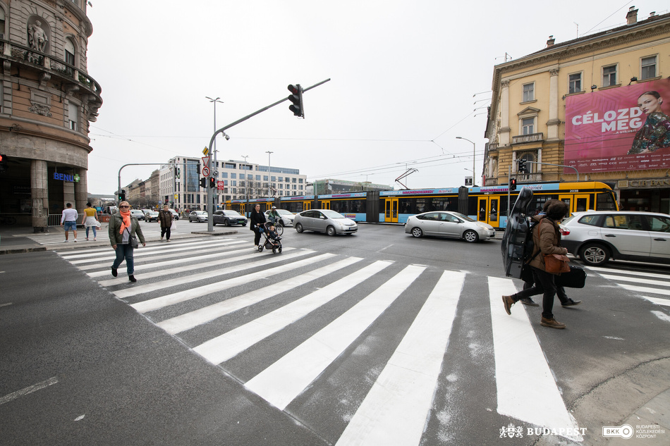 2203 Blaha Uj Gyalogatkelo