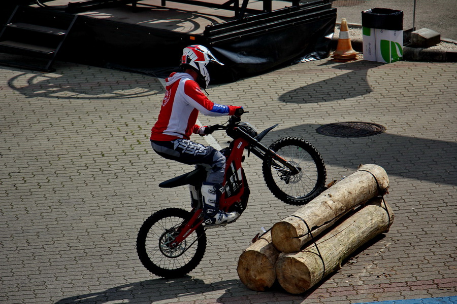 2204 Motomia 19 Resize