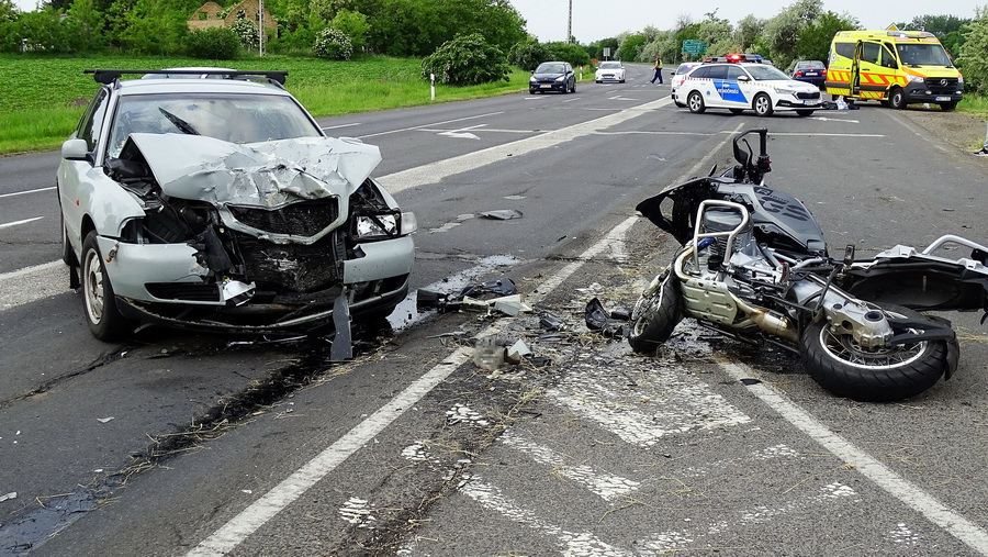 Halálos Baleset Történt Fegyverneknél