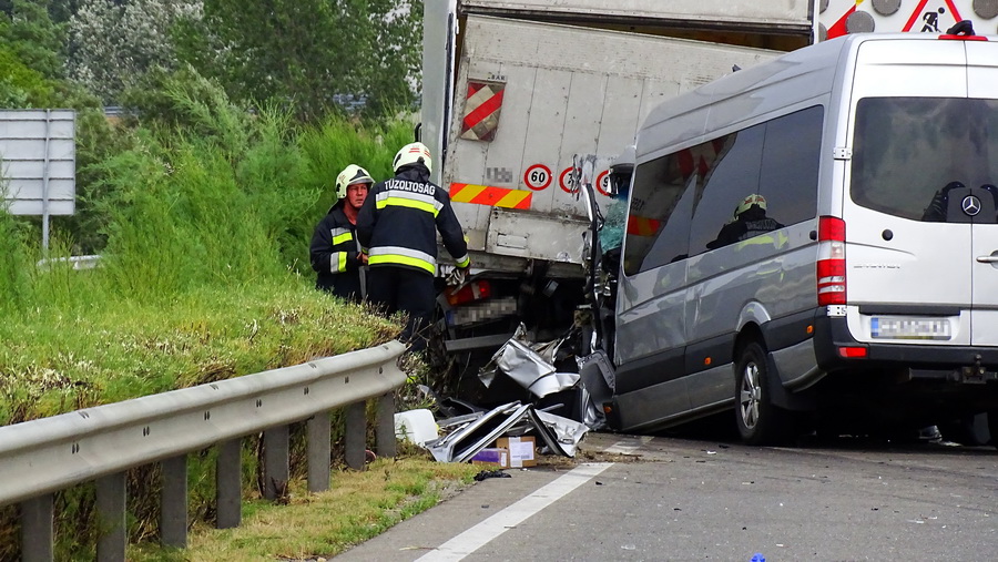 Halálos Karambol Az M5 ös Autópályán Szatymaznál