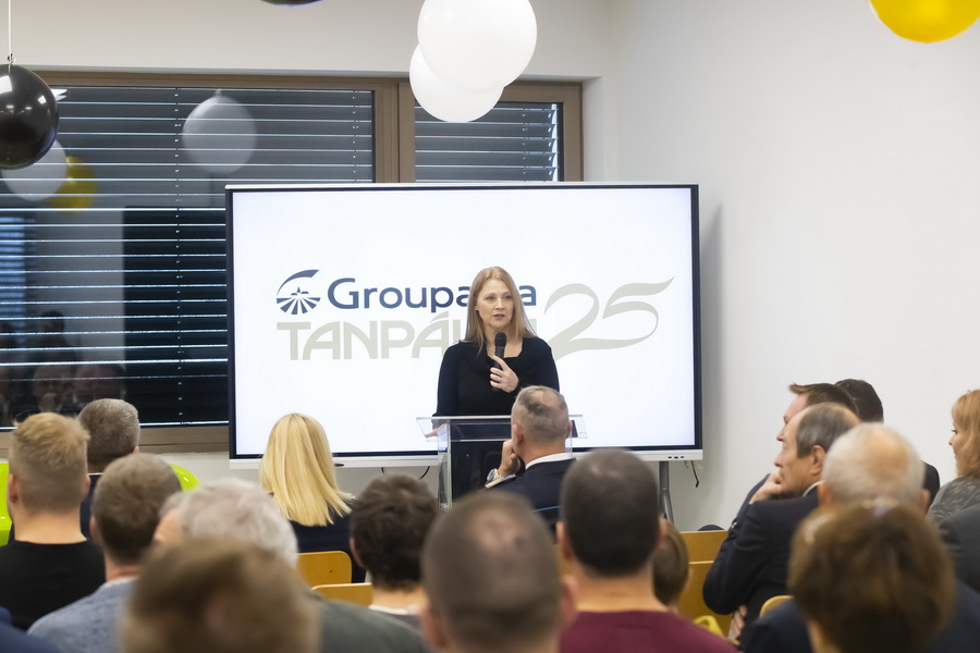 2312 Groupama 25ev 3