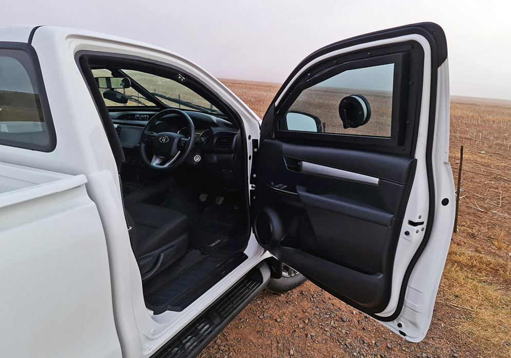 2403 Pancelozott Toyota Hilux 2