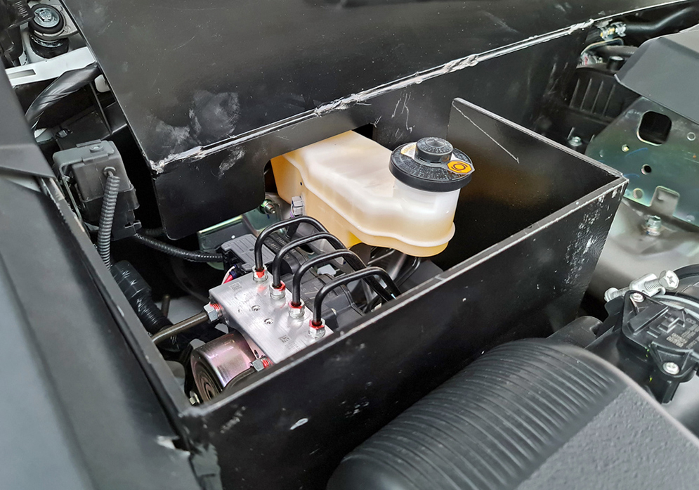 2403 Pancelozott Toyota Hilux 3