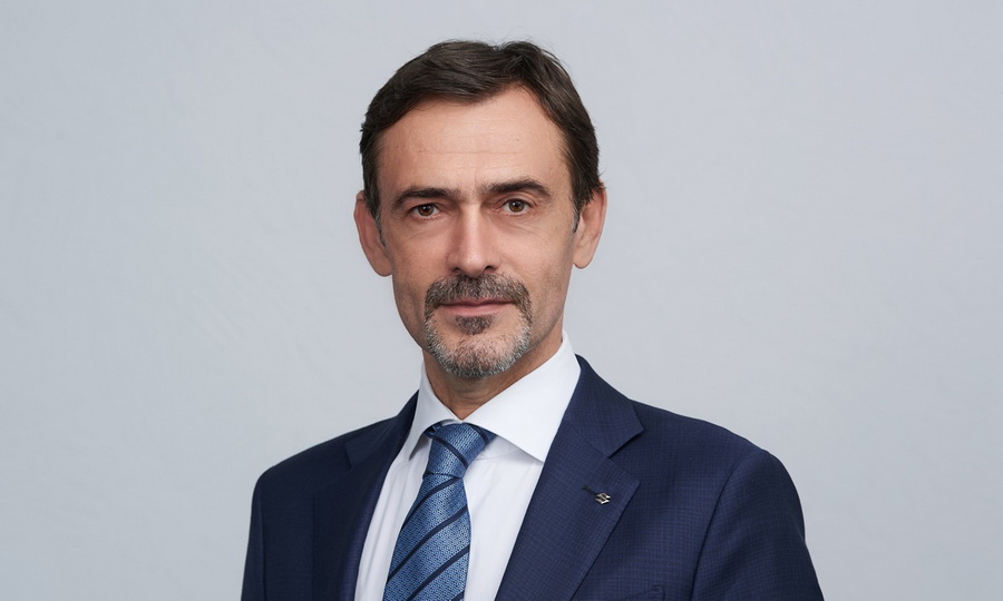 2405 Mage Krisztian Robert